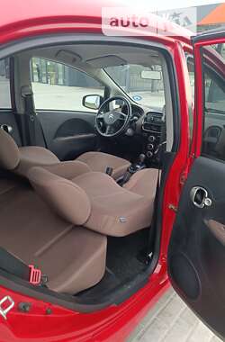 Хэтчбек Citroen C-Zero 2011 в 