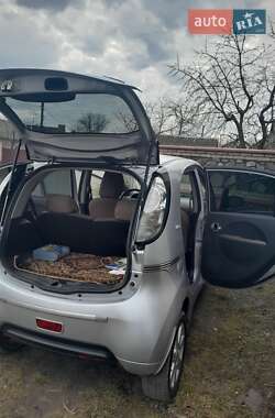 Хэтчбек Citroen C-Zero 2011 в 