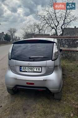 Хэтчбек Citroen C-Zero 2011 в 