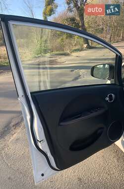 Хэтчбек Citroen C-Zero 2012 в 