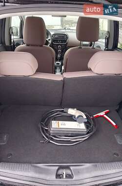 Хэтчбек Citroen C-Zero 2011 в 