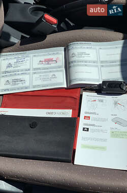 Хэтчбек Citroen C-Zero 2011 в 