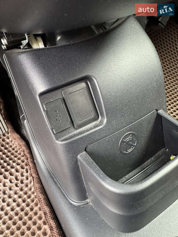 Хетчбек Citroen C-Zero 2015 в Львові