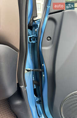 Хэтчбек Citroen C-Zero 2015 в 