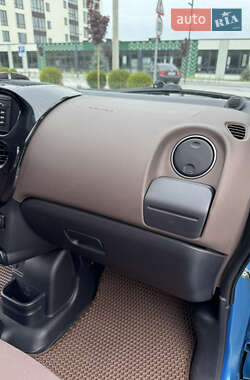Хэтчбек Citroen C-Zero 2015 в 