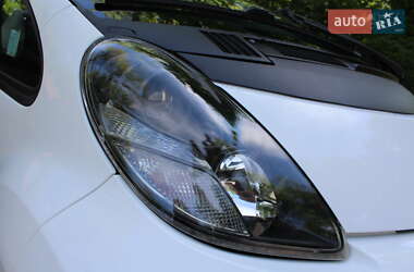 Хэтчбек Citroen C-Zero 2011 в 