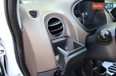 Хэтчбек Citroen C-Zero 2011 в 