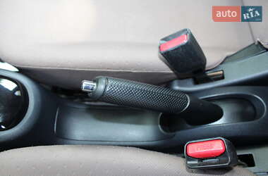 Хэтчбек Citroen C-Zero 2011 в 