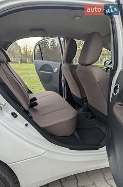 Хэтчбек Citroen C-Zero 2015 в 