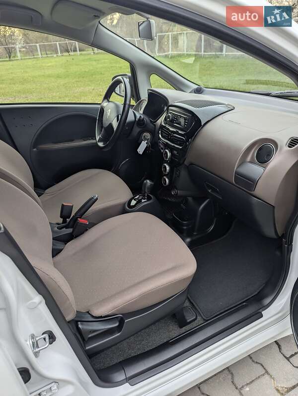 Хэтчбек Citroen C-Zero 2015 в Владимире