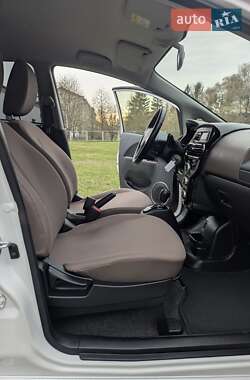 Хэтчбек Citroen C-Zero 2015 в 