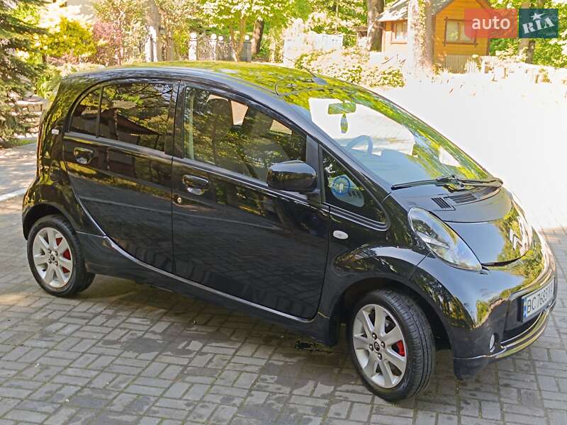 Хэтчбек Citroen C-Zero 2012 в Сходнице