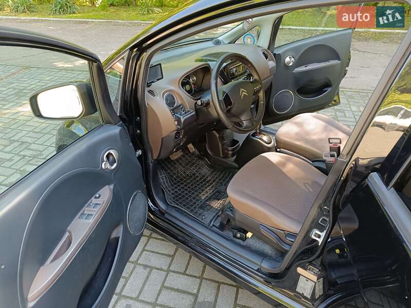 Хэтчбек Citroen C-Zero 2012 в Сходнице