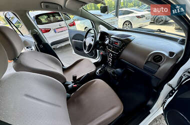 Хэтчбек Citroen C-Zero 2012 в 