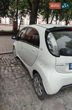 Хэтчбек Citroen C-Zero 2013 в 
