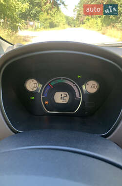Хэтчбек Citroen C-Zero 2011 в 