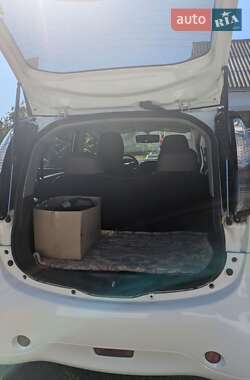 Хэтчбек Citroen C-Zero 2010 в 