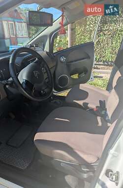 Хэтчбек Citroen C-Zero 2010 в 