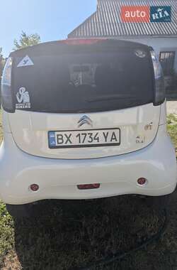 Хэтчбек Citroen C-Zero 2010 в 