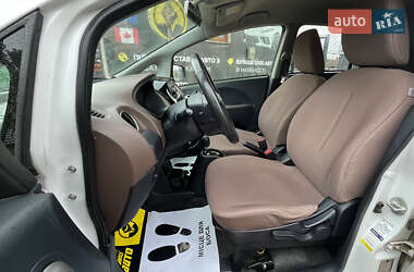 Хэтчбек Citroen C-Zero 2012 в 