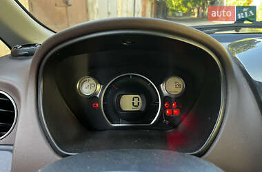 Хэтчбек Citroen C-Zero 2012 в 