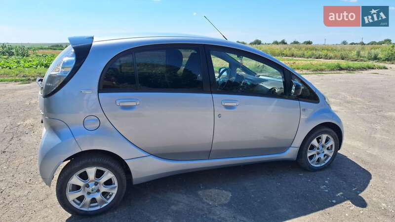 Хэтчбек Citroen C-Zero 2011 в Лановцах
