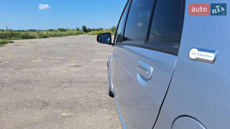 Хэтчбек Citroen C-Zero 2011 в Лановцах