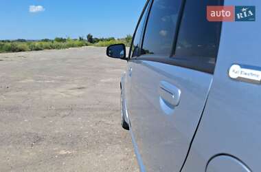 Хэтчбек Citroen C-Zero 2011 в 