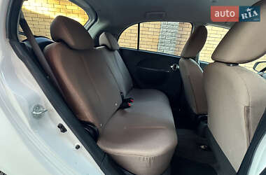 Хэтчбек Citroen C-Zero 2012 в 