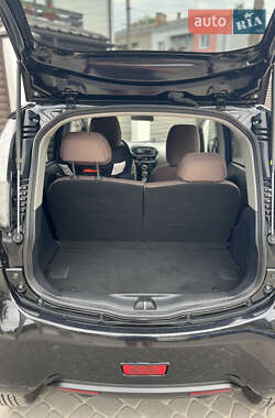Хэтчбек Citroen C-Zero 2011 в 