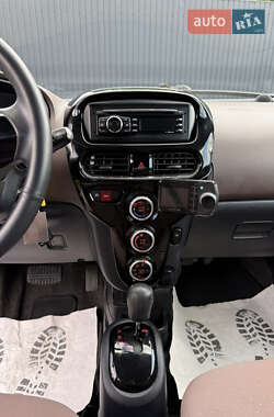Хэтчбек Citroen C-Zero 2011 в 