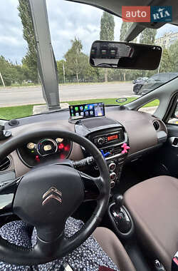 Хэтчбек Citroen C-Zero 2011 в 