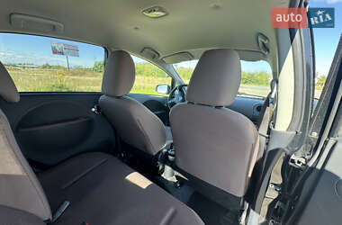 Хэтчбек Citroen C-Zero 2011 в 