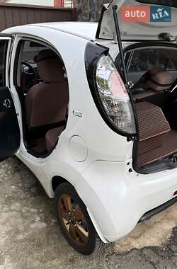 Хэтчбек Citroen C-Zero 2012 в 