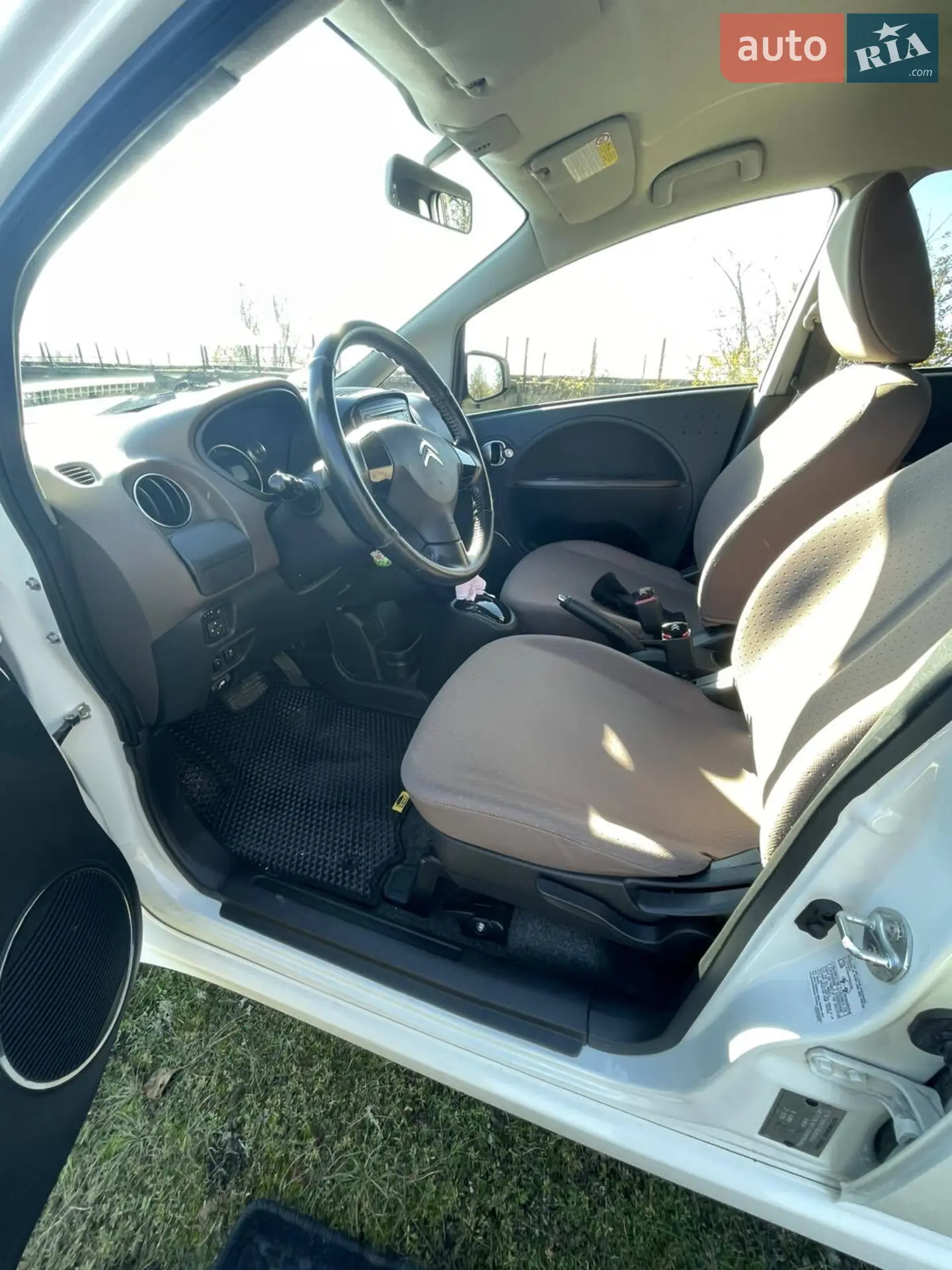 2014 Citroen C-ZERO - мініатюра 9