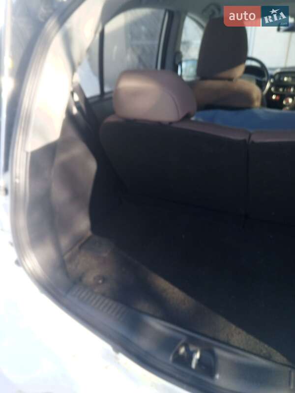 Хэтчбек Citroen C-Zero 2012 в Каменке-Бугской