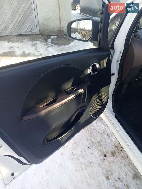 Хэтчбек Citroen C-Zero 2012 в Каменке-Бугской