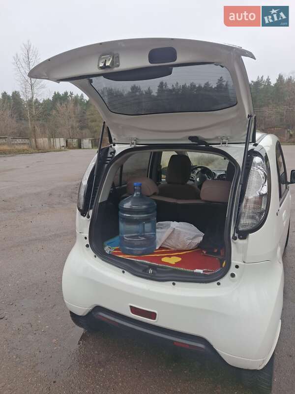 Хэтчбек Citroen C-Zero 2014 в Коростышеве