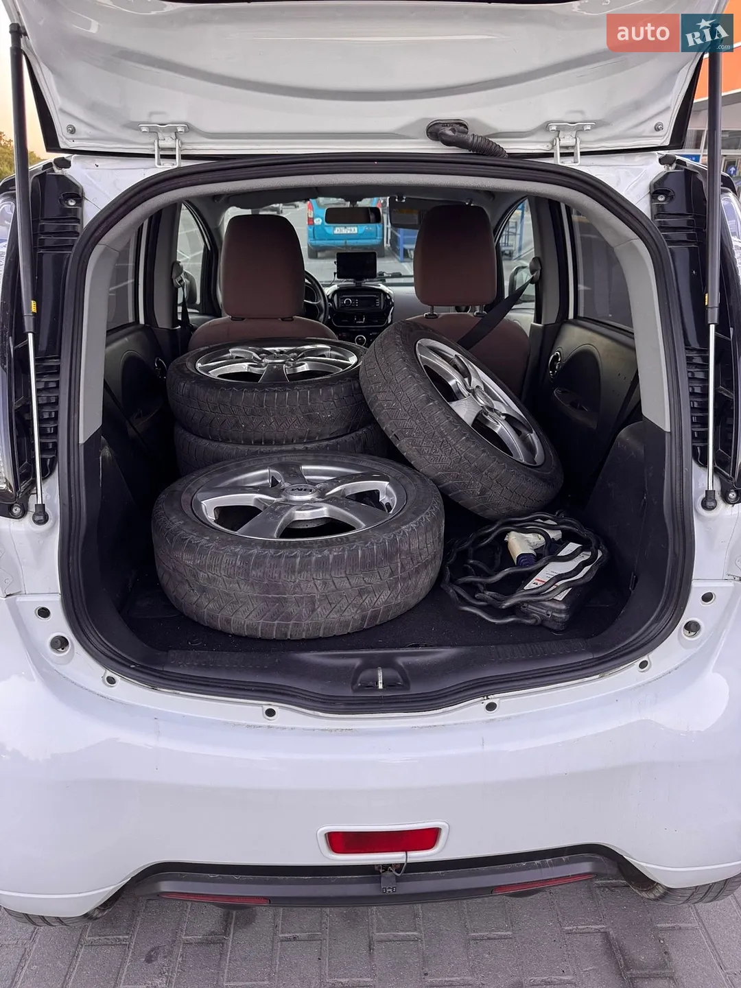 2011 Citroen C-ZERO - мініатюра 13