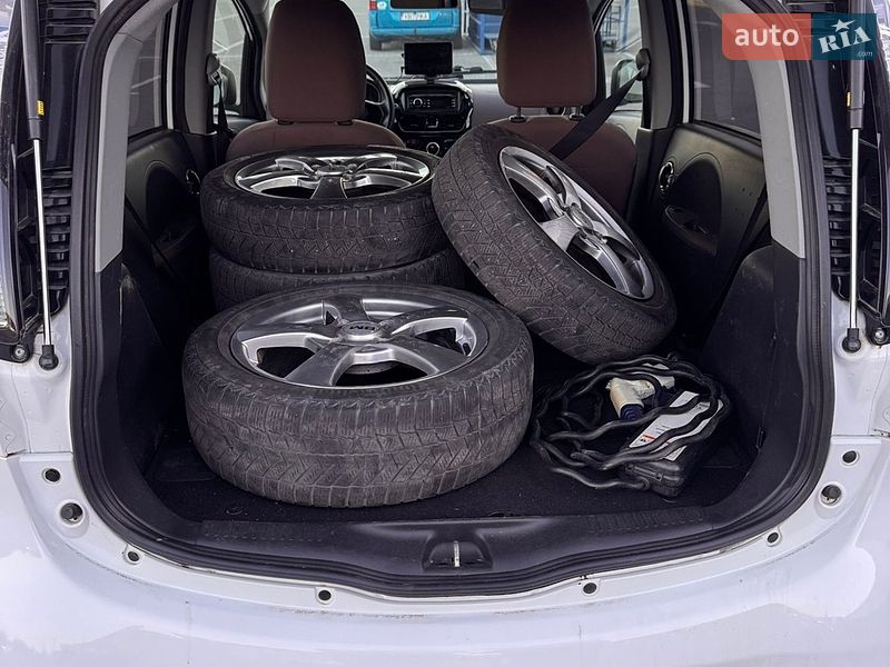 Хетчбек Citroen C-Zero 2011 в Стрию