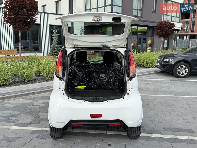 Хэтчбек Citroen C-Zero 2012 в Городке