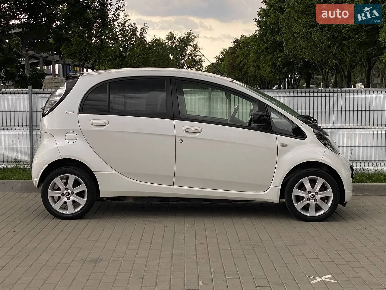 2015 Citroen C-ZERO - мініатюра 4