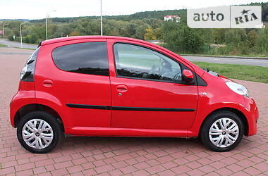 Хэтчбек Citroen C1 2011 в 