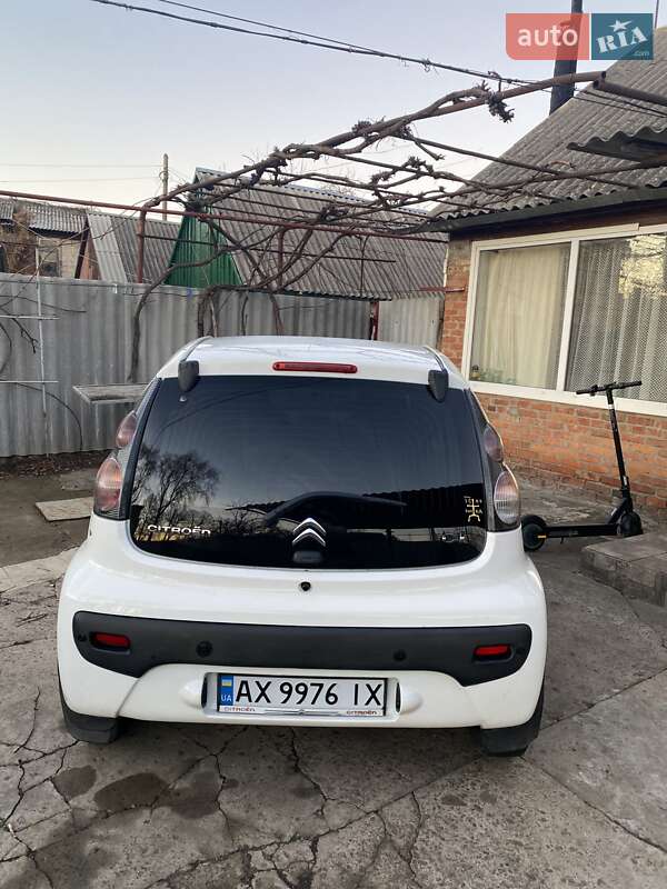 Хэтчбек Citroen C1 2013 в Краснограде фото 7 Хэтчбек Citroen C1 2013 в Краснограде