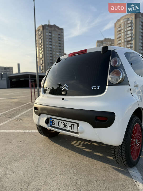 Хэтчбек Citroen C1 2010 в Киеве