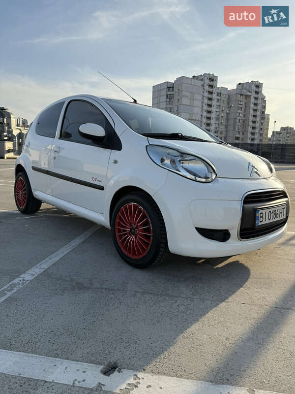 Хэтчбек Citroen C1 2010 в Киеве