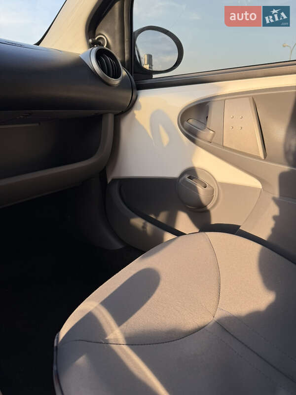 Хэтчбек Citroen C1 2010 в Киеве