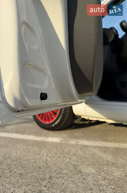 Хэтчбек Citroen C1 2010 в 