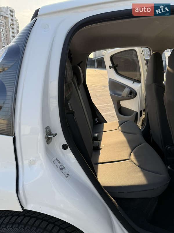 Хэтчбек Citroen C1 2010 в Киеве