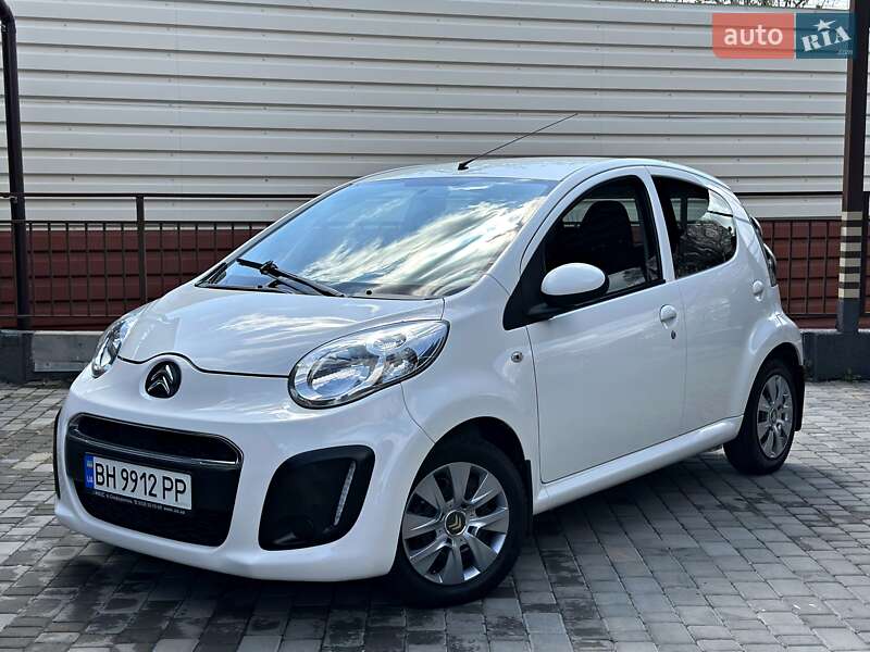 Хэтчбек Citroen C1 2012 в 